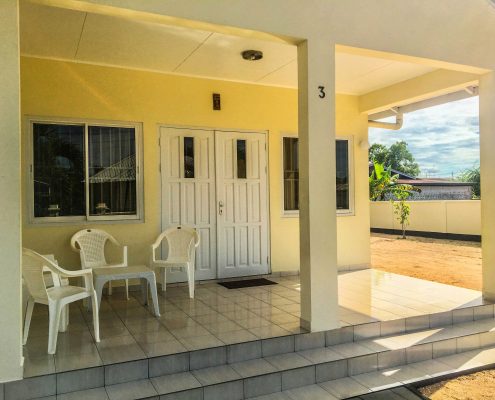 Vakantiehuis-Suriname-Mini-Fayalobi-Balkon